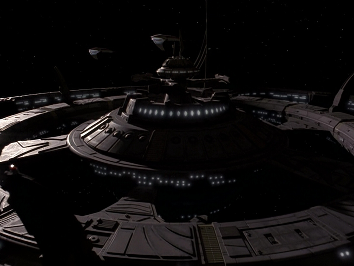 extant_StarTrek_DS9_6x08-Resurrection_02673.jpg