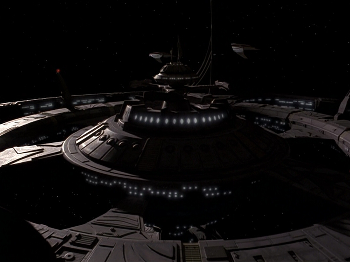 extant_StarTrek_DS9_6x08-Resurrection_02677.jpg