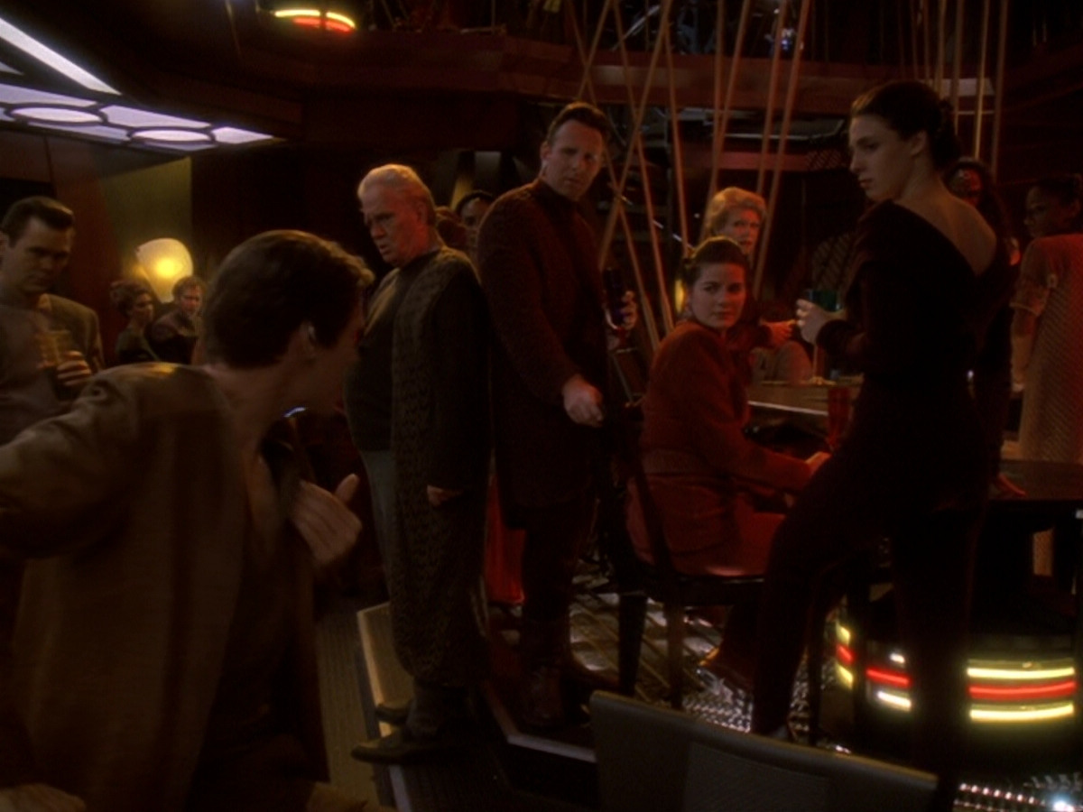 extant_StarTrek_DS9_6x08-Resurrection_02703.jpg