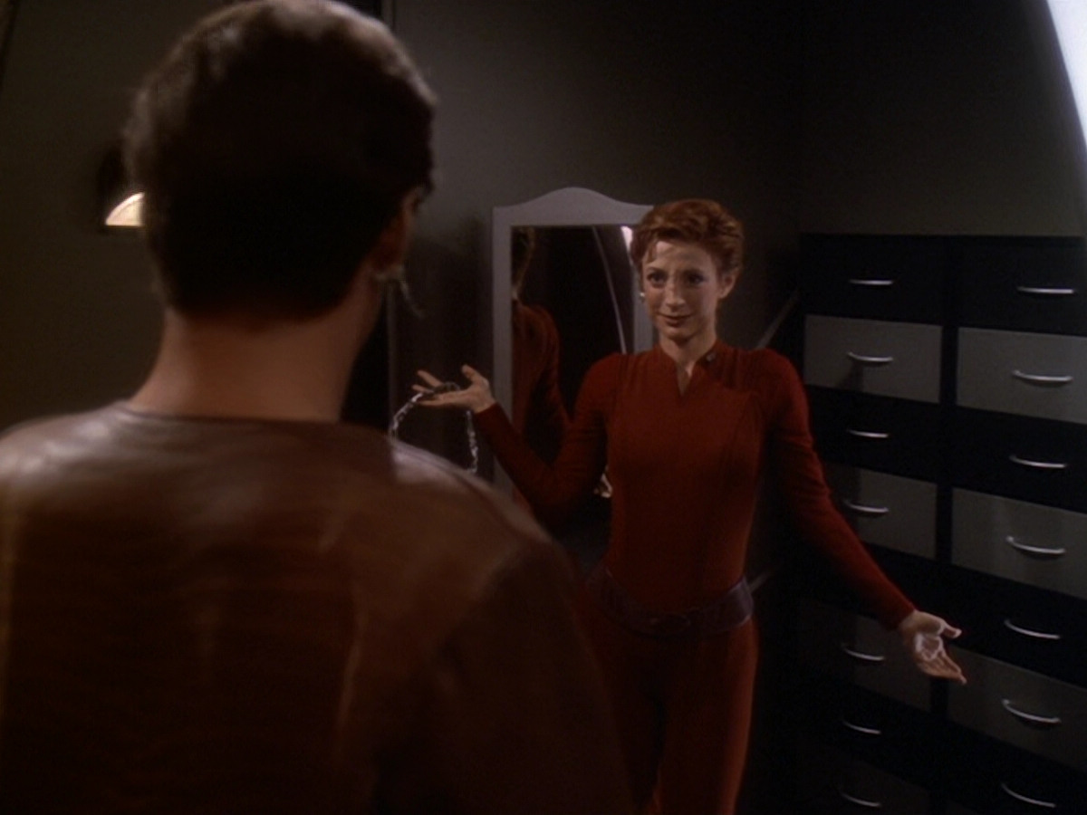 extant_StarTrek_DS9_6x08-Resurrection_03125.jpg