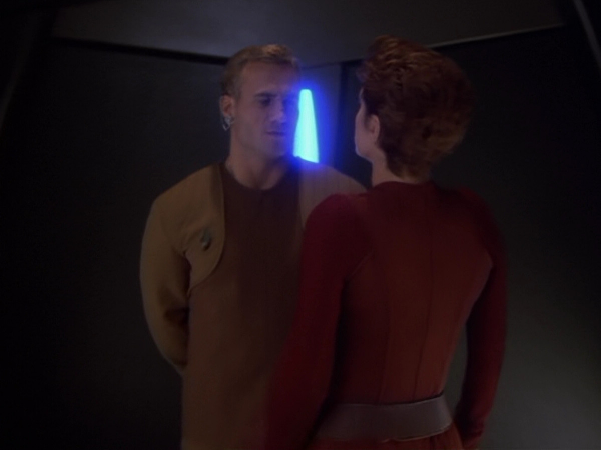 extant_StarTrek_DS9_6x08-Resurrection_03237.jpg