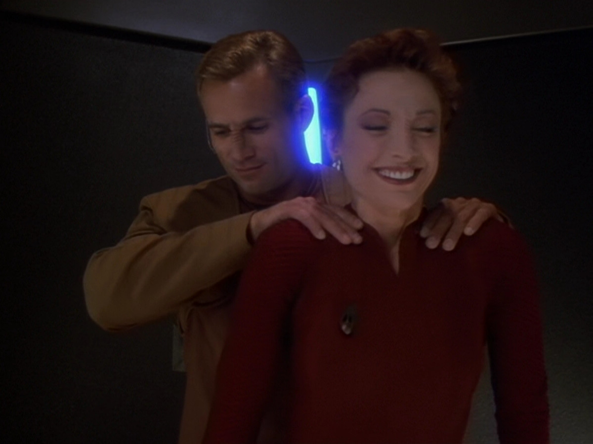 extant_StarTrek_DS9_6x08-Resurrection_03293.jpg