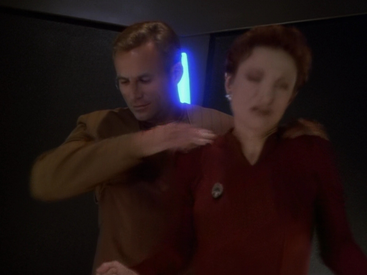 extant_StarTrek_DS9_6x08-Resurrection_03299.jpg