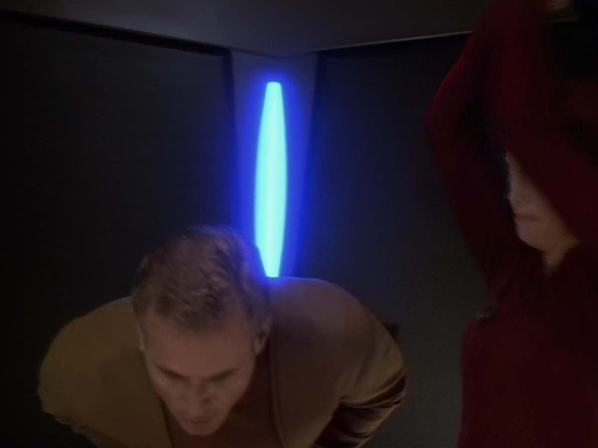 extant_StarTrek_DS9_6x08-Resurrection_03300.jpg