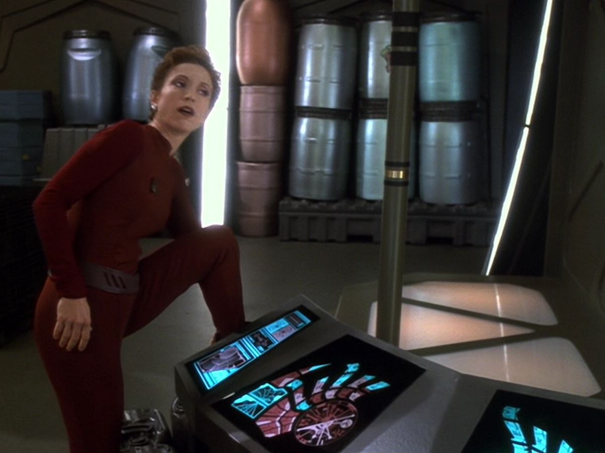 extant_StarTrek_DS9_6x08-Resurrection_03335.jpg