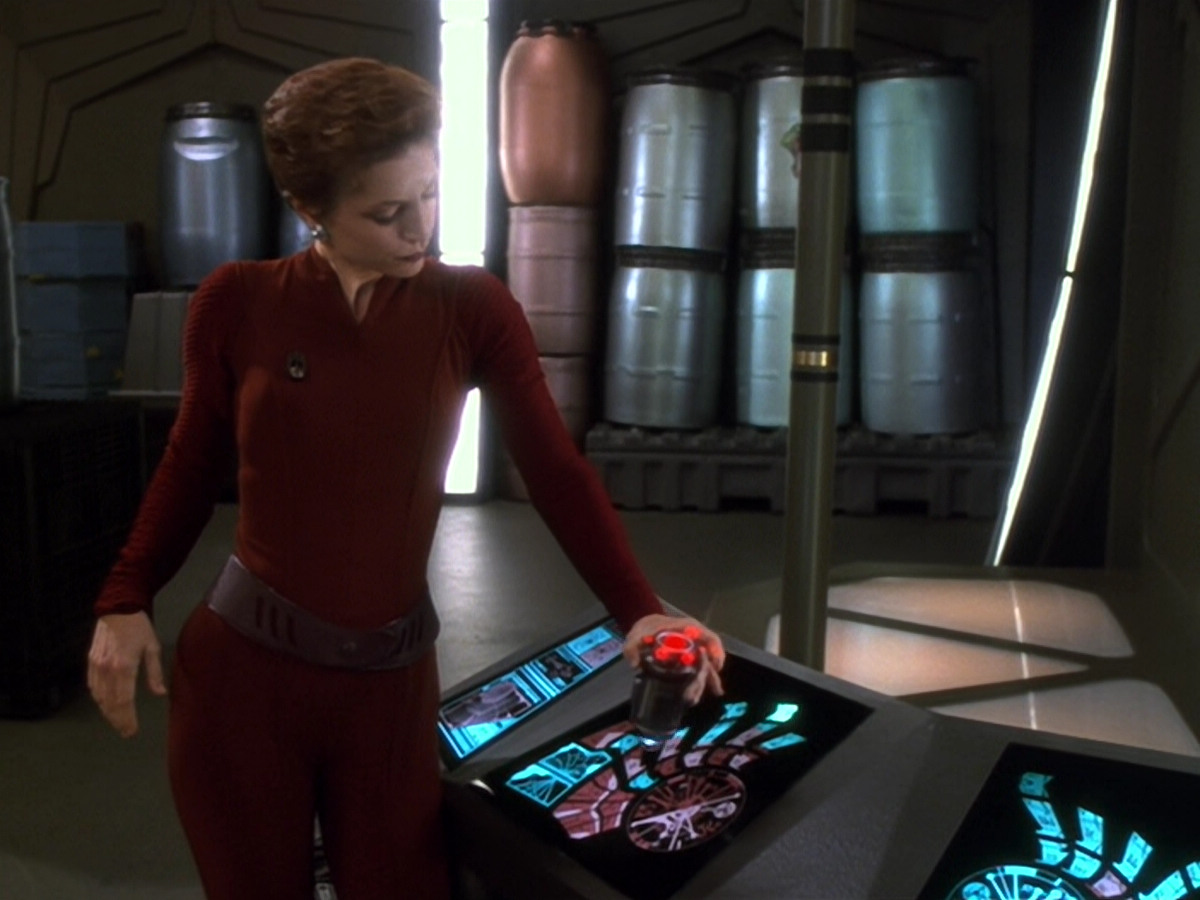 extant_StarTrek_DS9_6x08-Resurrection_03341.jpg