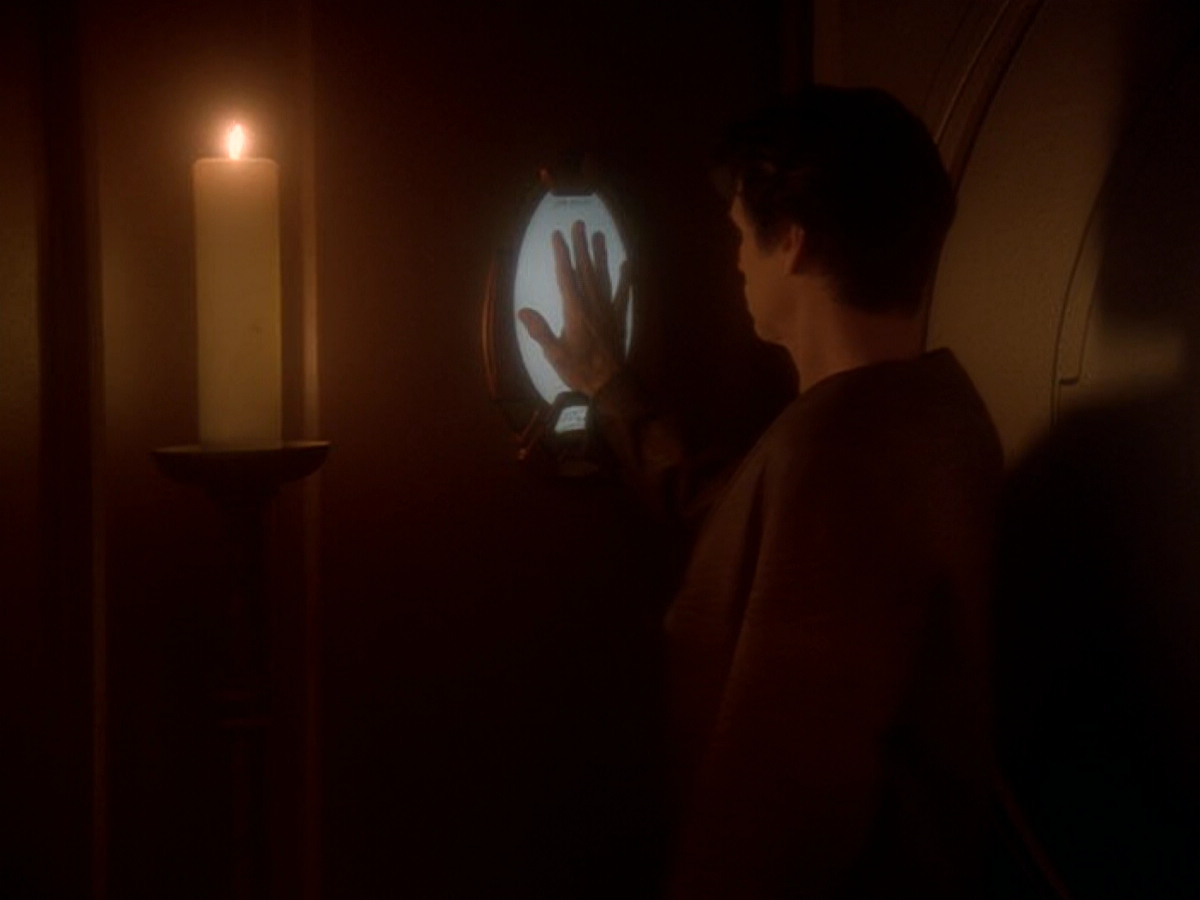 extant_StarTrek_DS9_6x08-Resurrection_03344.jpg