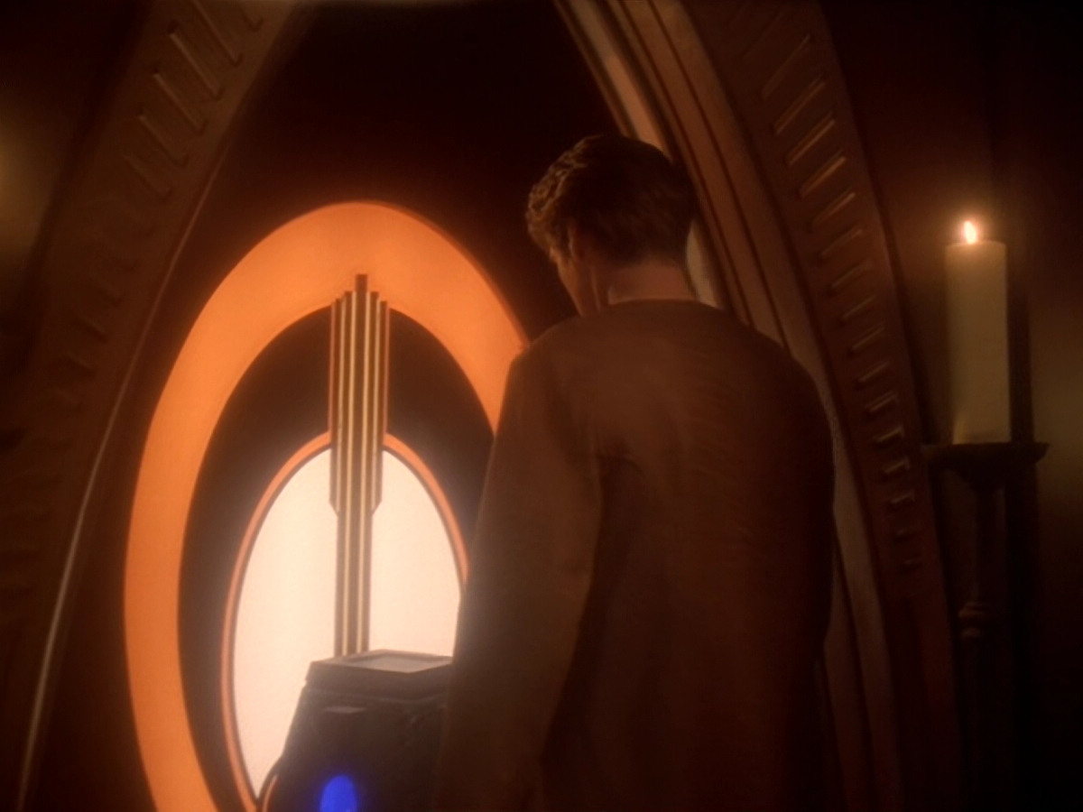 extant_StarTrek_DS9_6x08-Resurrection_03351.jpg