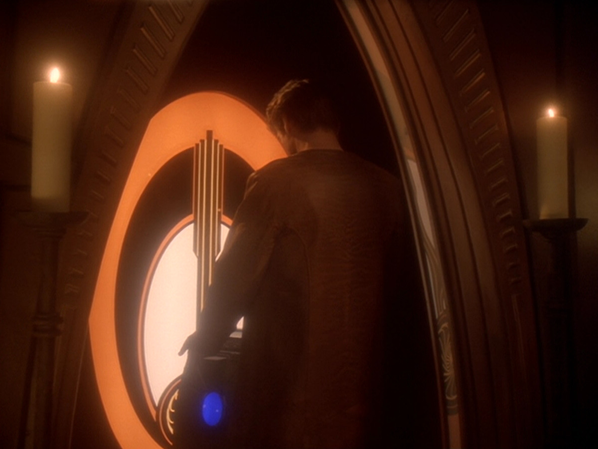 extant_StarTrek_DS9_6x08-Resurrection_03355.jpg
