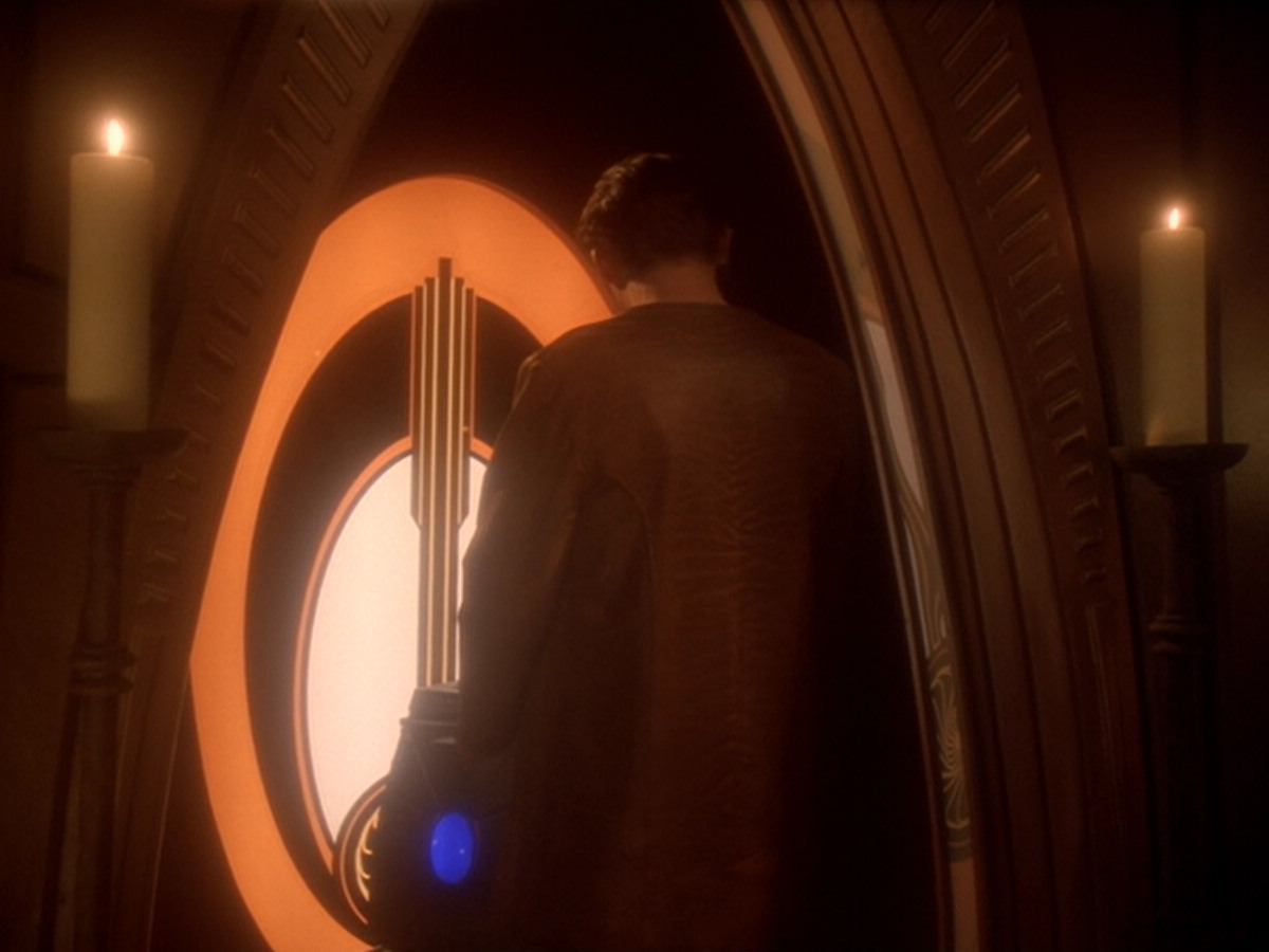 extant_StarTrek_DS9_6x08-Resurrection_03362.jpg