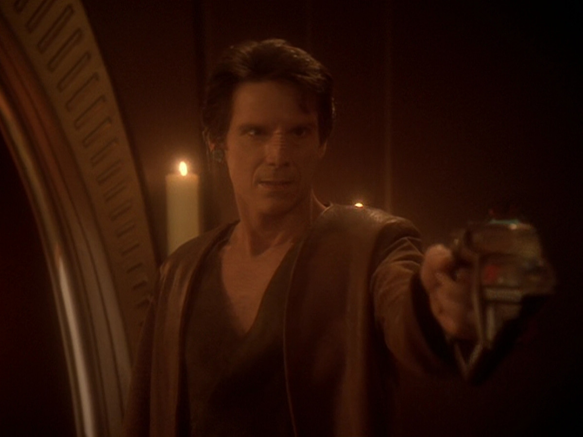 extant_StarTrek_DS9_6x08-Resurrection_03601.jpg