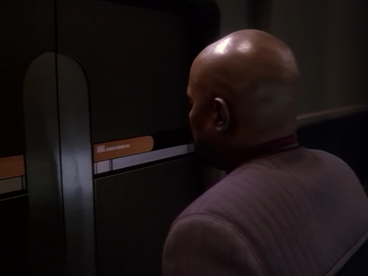 extant_StarTrek_DS9_6x11-Waltz_00047.jpg