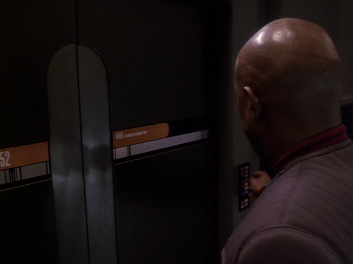 extant_StarTrek_DS9_6x11-Waltz_00051.jpg