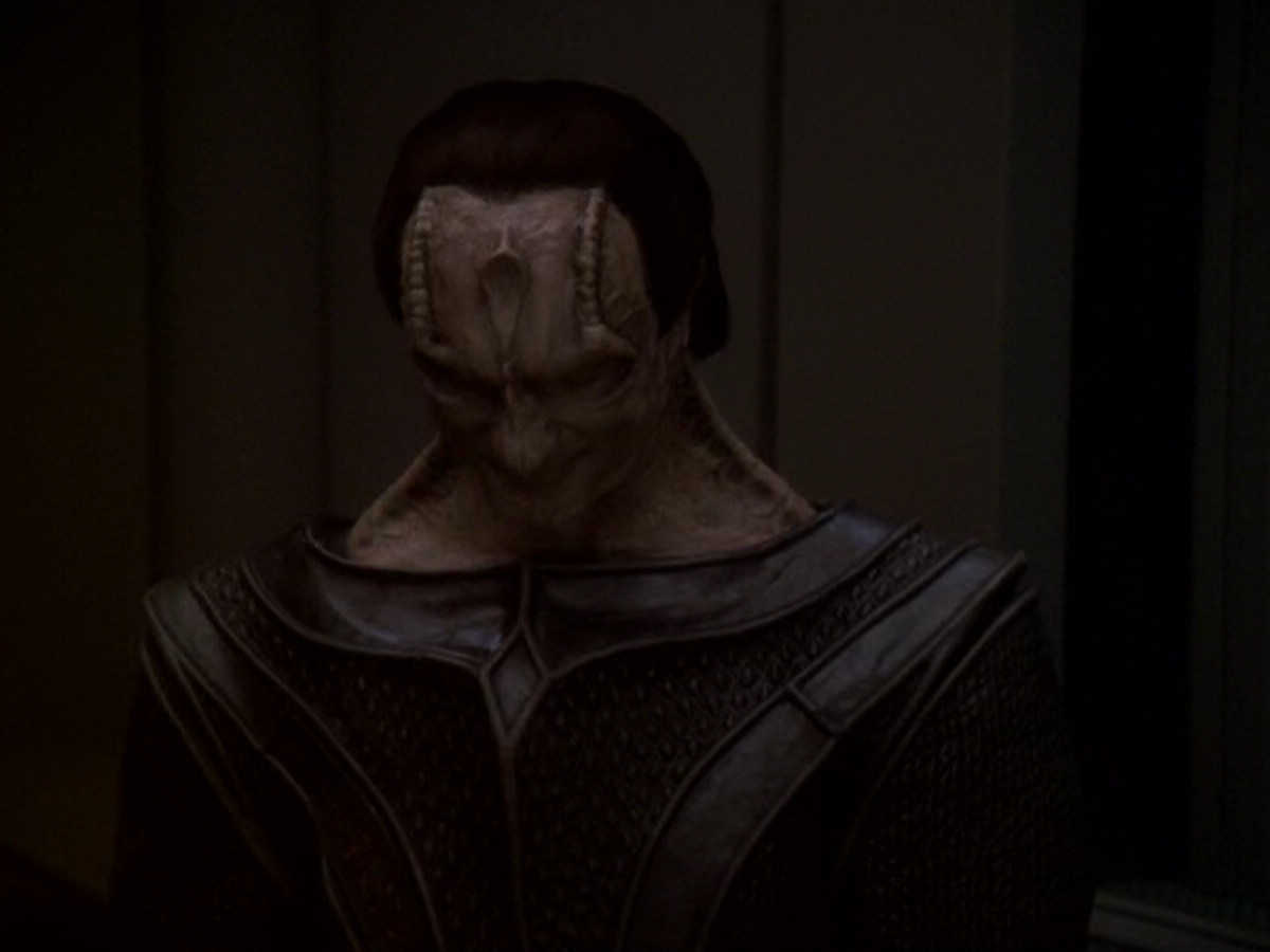 extant_StarTrek_DS9_6x11-Waltz_00078.jpg