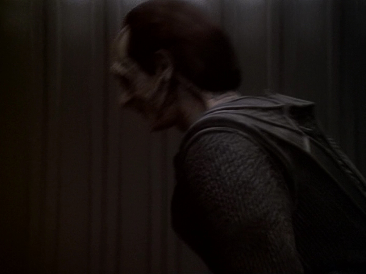 extant_StarTrek_DS9_6x11-Waltz_00100.jpg