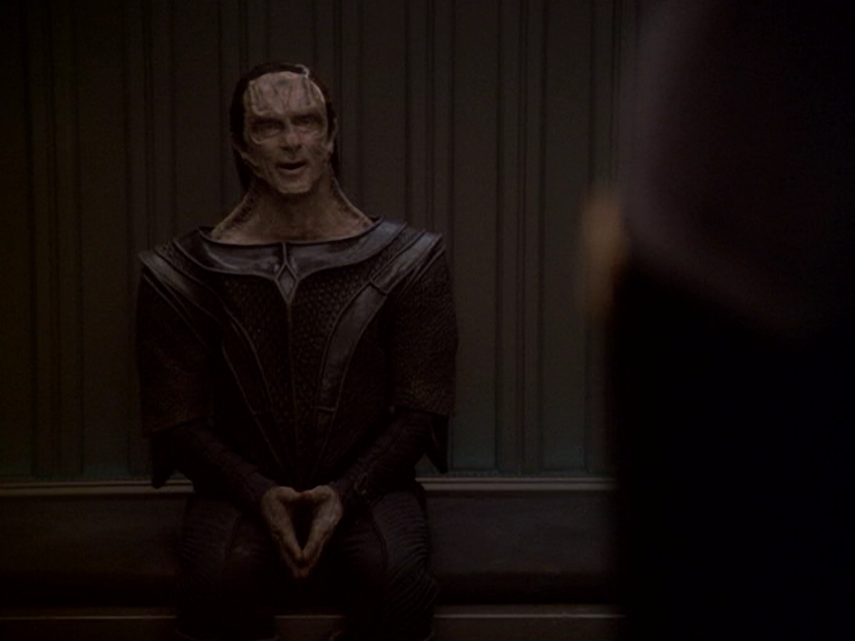 extant_StarTrek_DS9_6x11-Waltz_00117.jpg