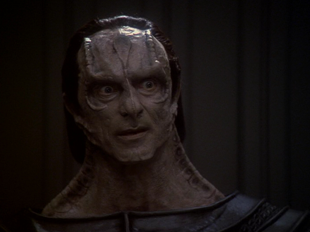 extant_StarTrek_DS9_6x11-Waltz_00231.jpg