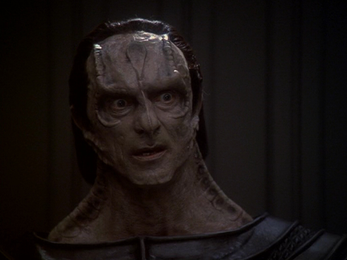 extant_StarTrek_DS9_6x11-Waltz_00232.jpg