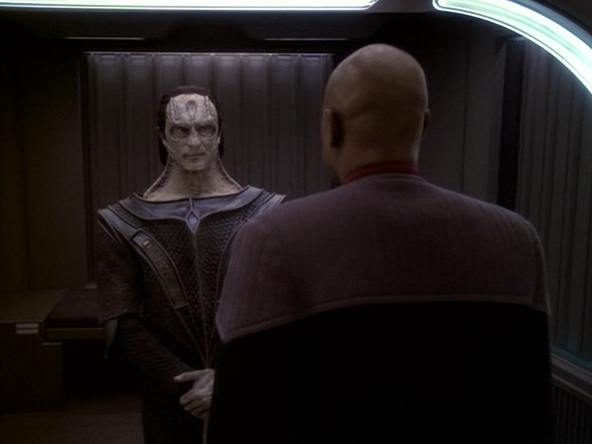 extant_StarTrek_DS9_6x11-Waltz_00302.jpg