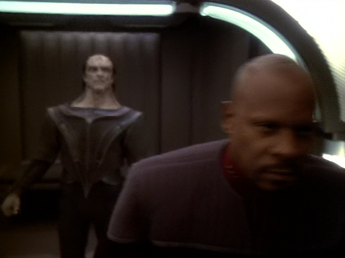 extant_StarTrek_DS9_6x11-Waltz_00352.jpg