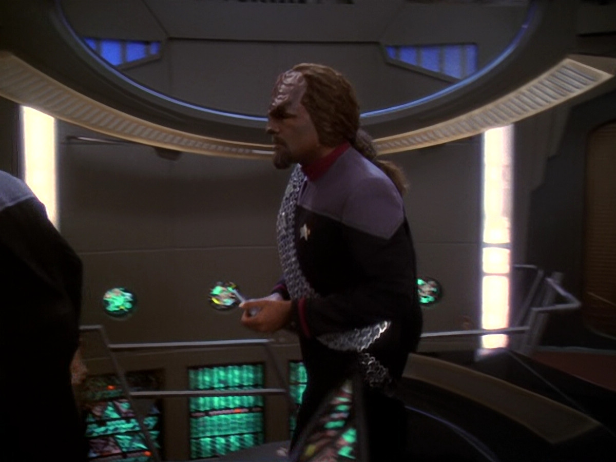 extant_StarTrek_DS9_6x11-Waltz_00653.jpg