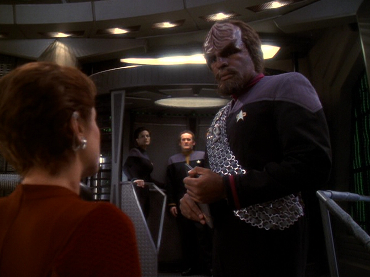 extant_StarTrek_DS9_6x11-Waltz_00669.jpg