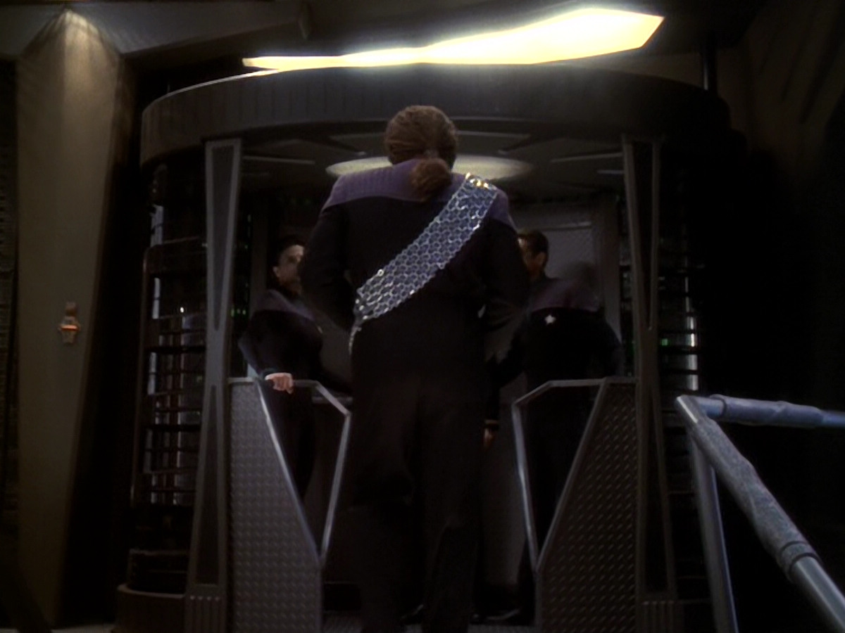 extant_StarTrek_DS9_6x11-Waltz_00673.jpg