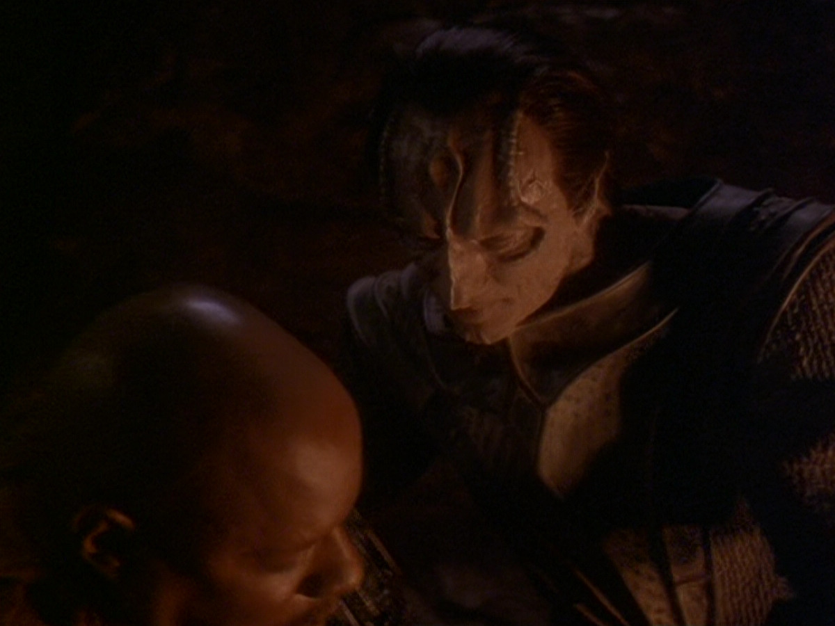 extant_StarTrek_DS9_6x11-Waltz_00709.jpg