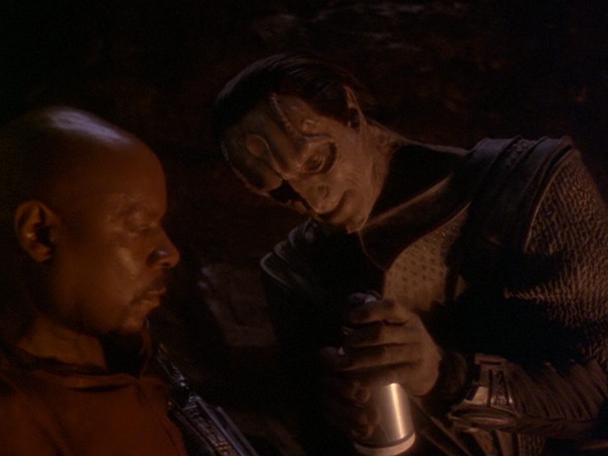 extant_StarTrek_DS9_6x11-Waltz_00754.jpg