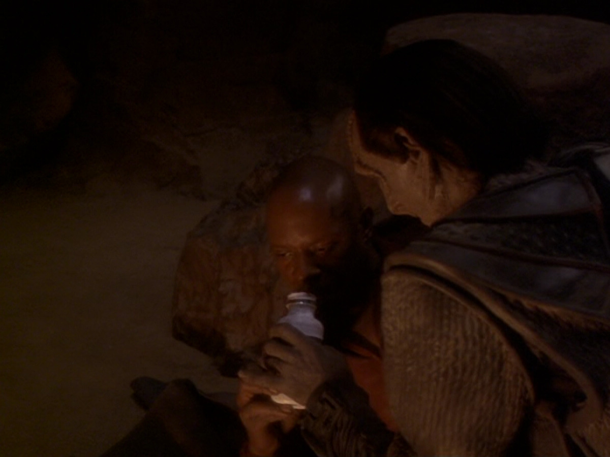 extant_StarTrek_DS9_6x11-Waltz_00761.jpg