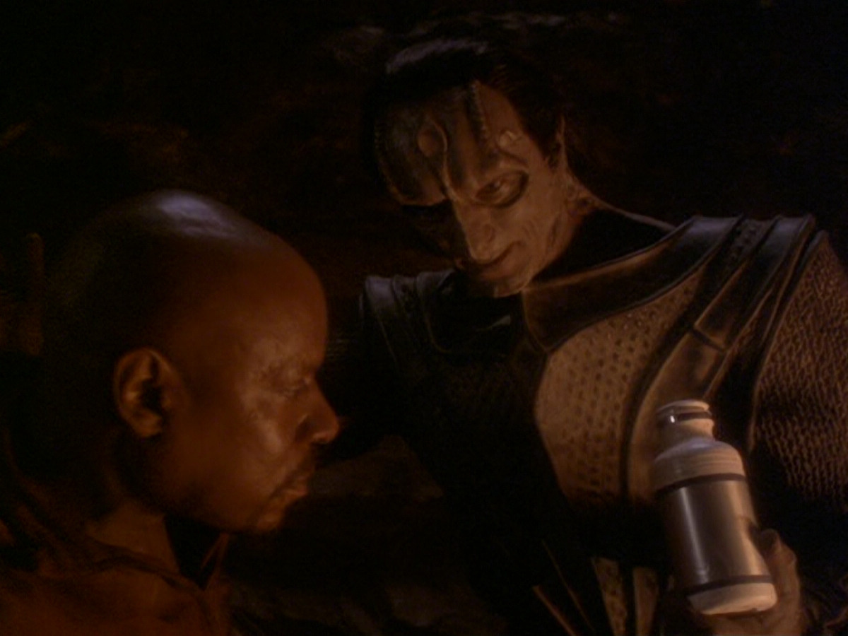 extant_StarTrek_DS9_6x11-Waltz_00771.jpg