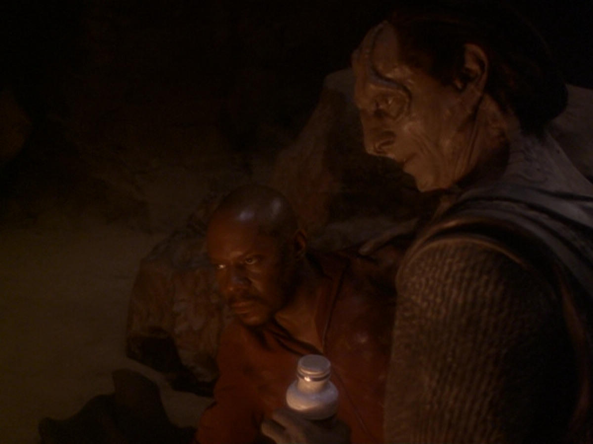 extant_StarTrek_DS9_6x11-Waltz_00779.jpg