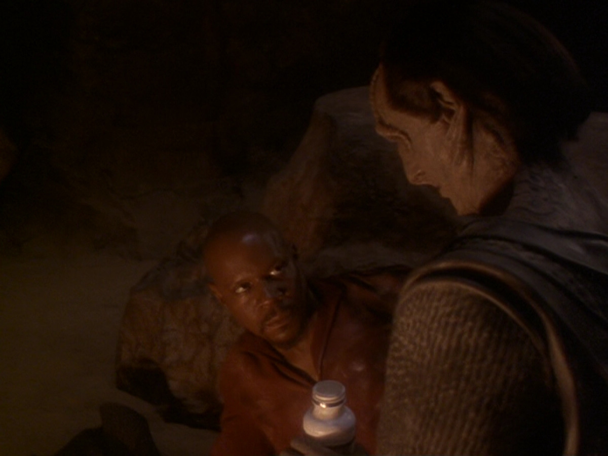 extant_StarTrek_DS9_6x11-Waltz_00793.jpg