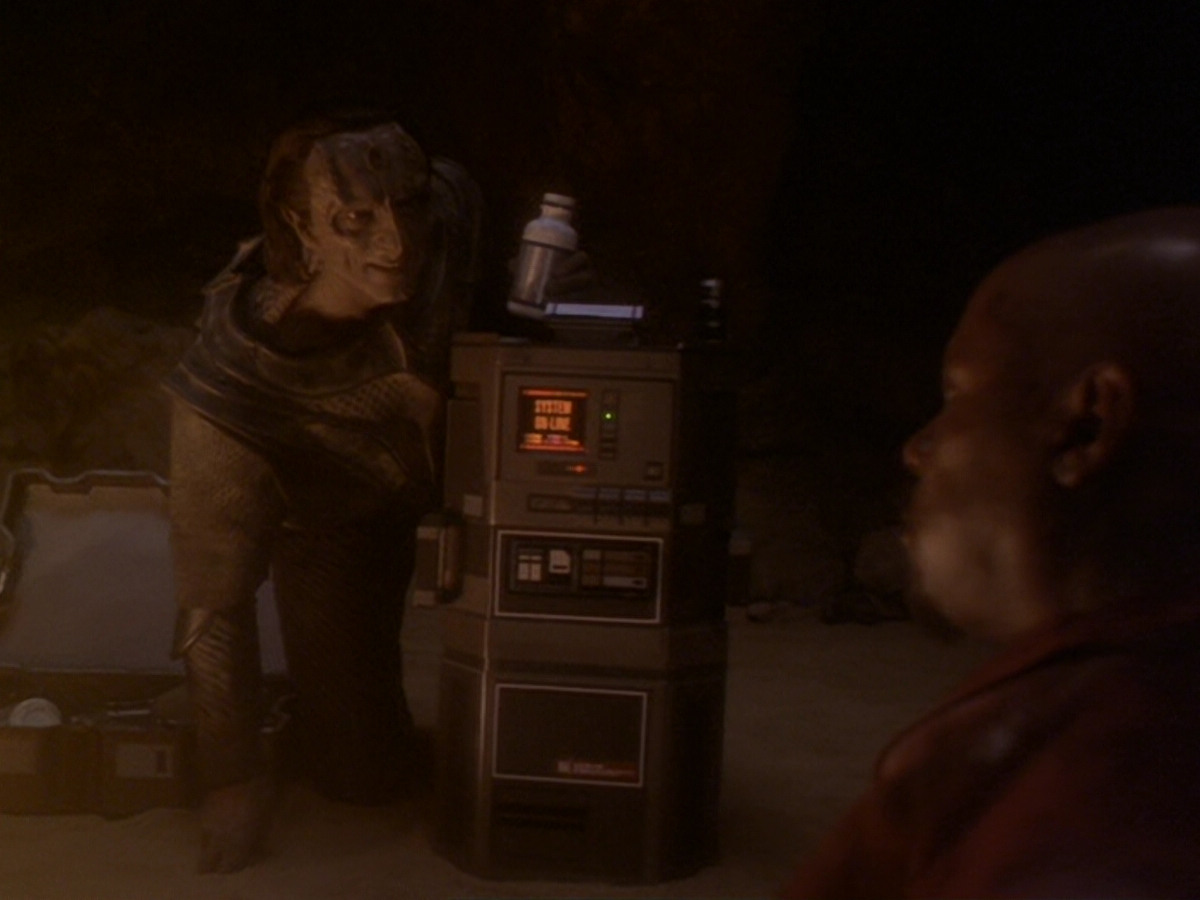 extant_StarTrek_DS9_6x11-Waltz_00812.jpg