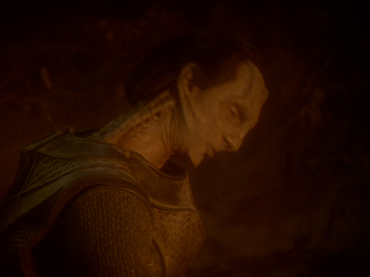 extant_StarTrek_DS9_6x11-Waltz_01124.jpg