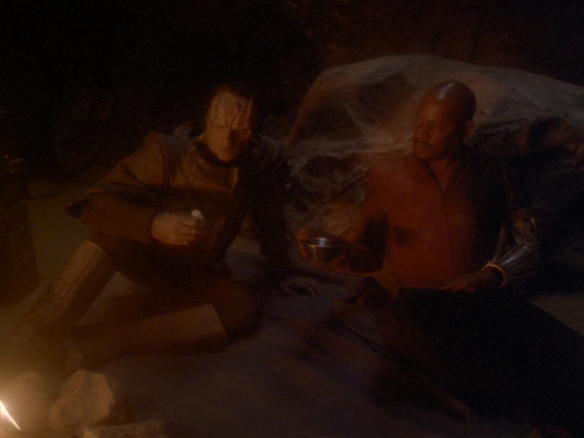 extant_StarTrek_DS9_6x11-Waltz_01376.jpg