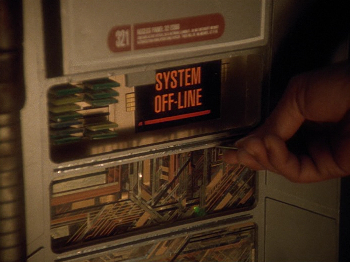 extant_StarTrek_DS9_6x11-Waltz_01782.jpg