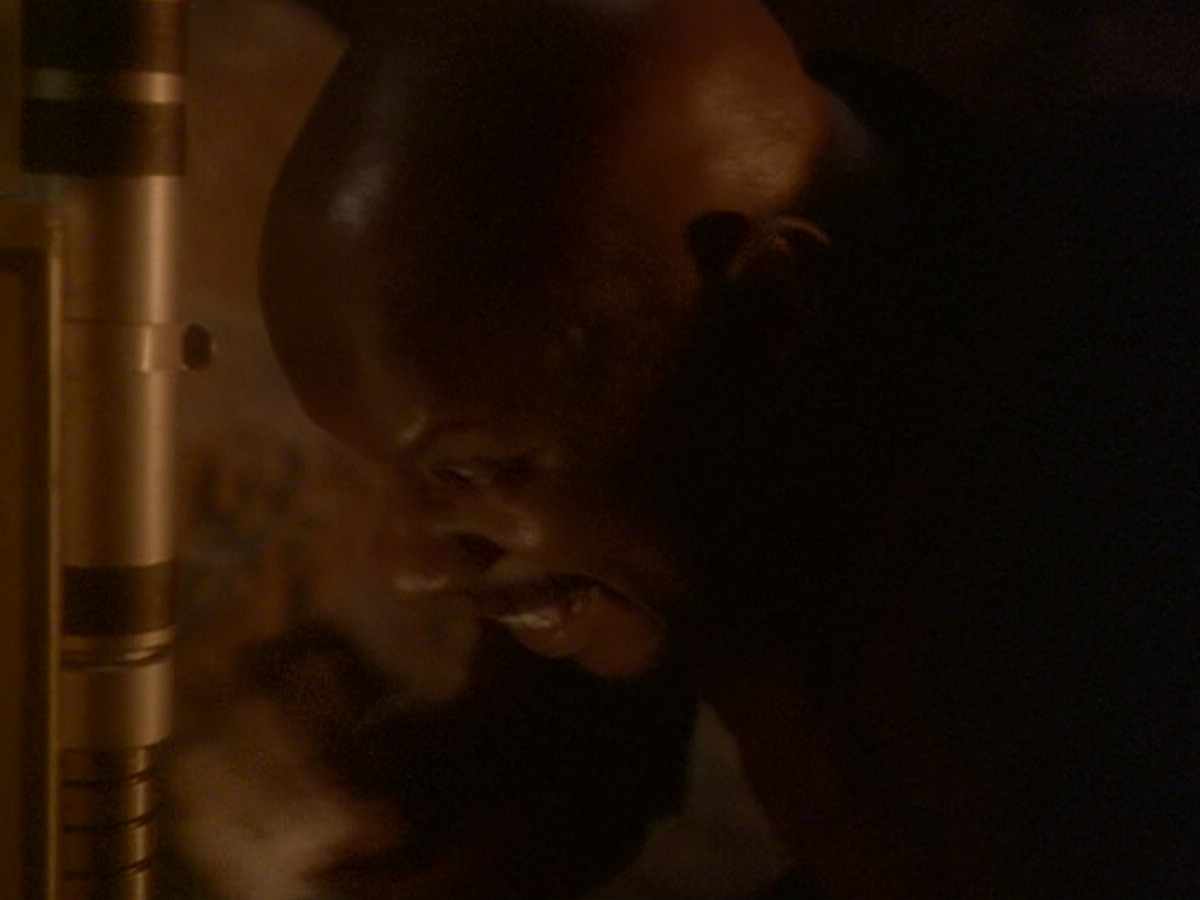 extant_StarTrek_DS9_6x11-Waltz_01804.jpg