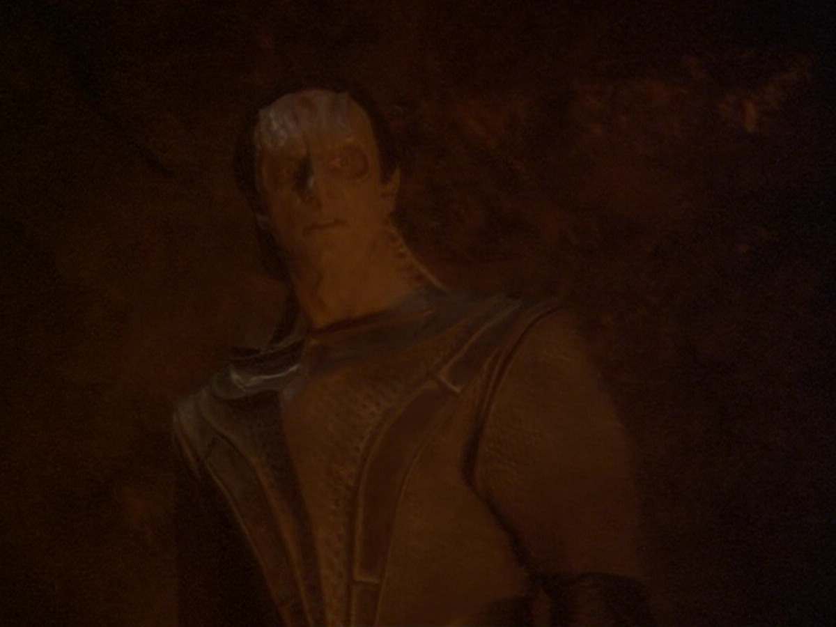 extant_StarTrek_DS9_6x11-Waltz_02329.jpg