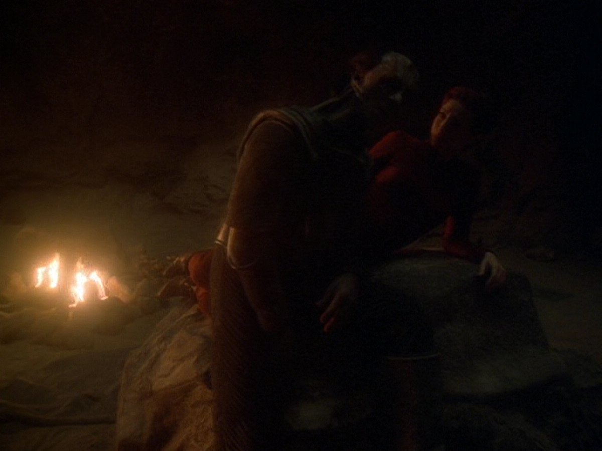 extant_StarTrek_DS9_6x11-Waltz_02977.jpg