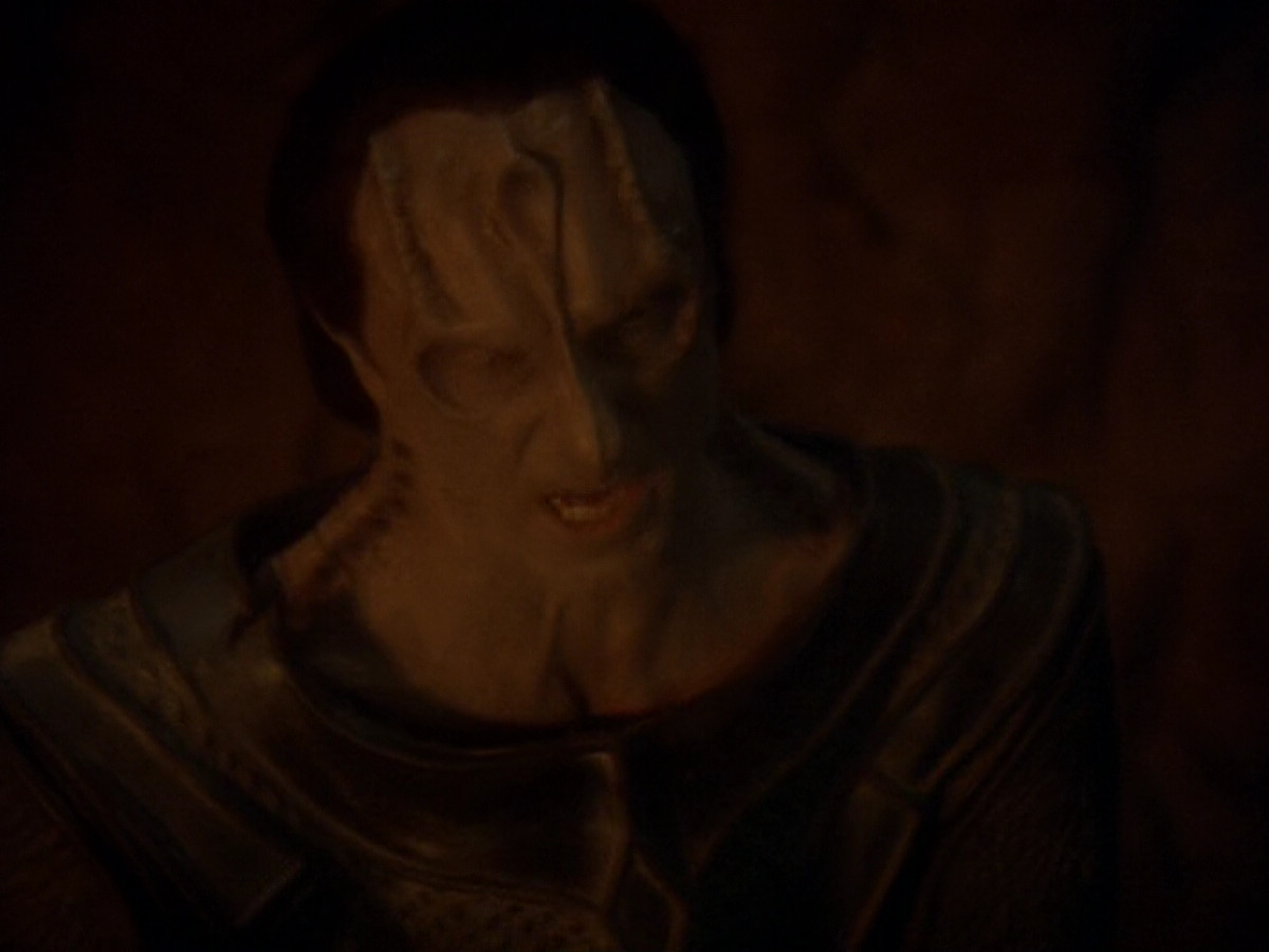 extant_StarTrek_DS9_6x11-Waltz_03207.jpg