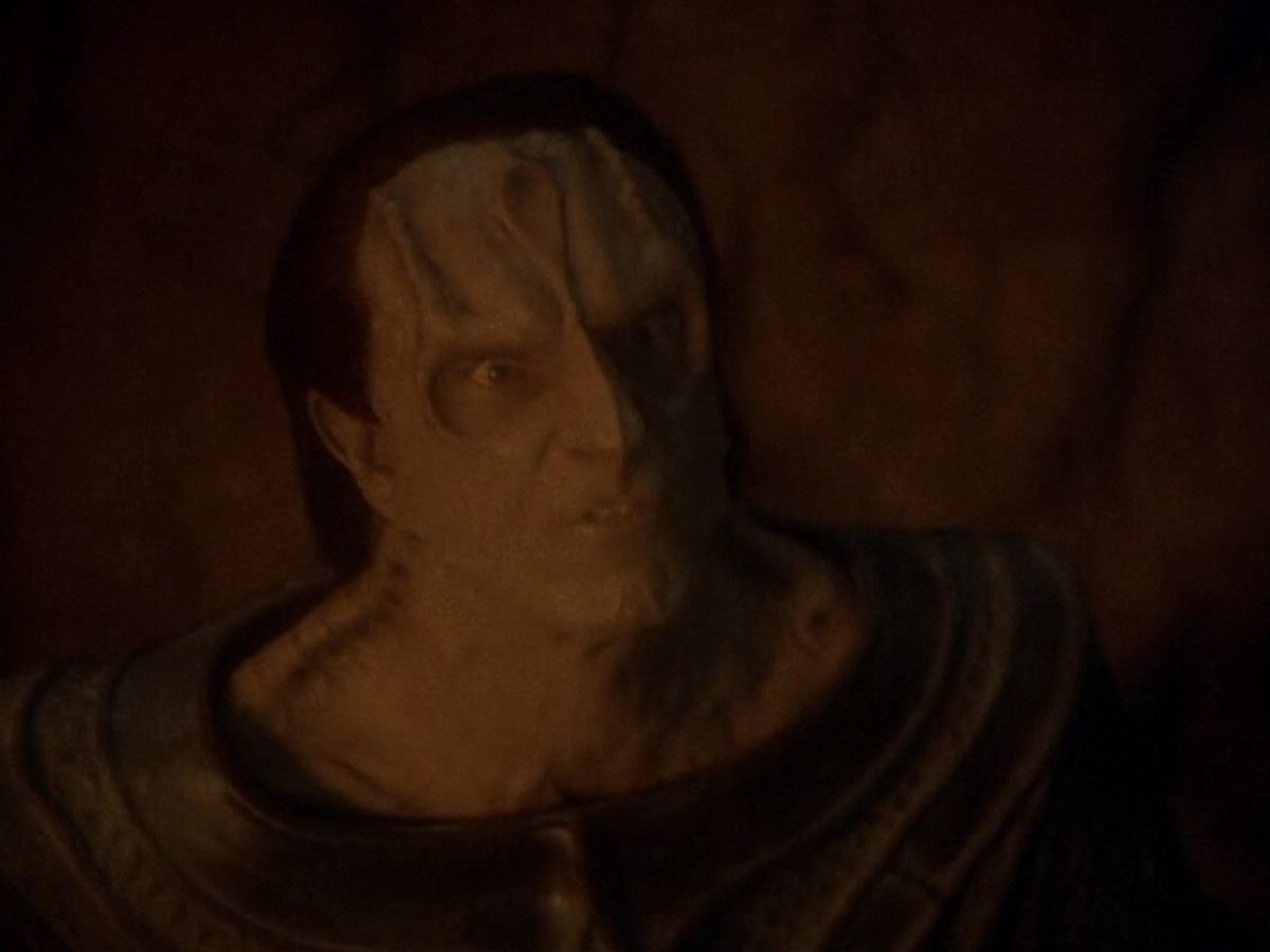 extant_StarTrek_DS9_6x11-Waltz_03210.jpg