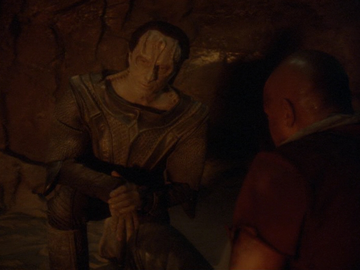 extant_StarTrek_DS9_6x11-Waltz_03221.jpg
