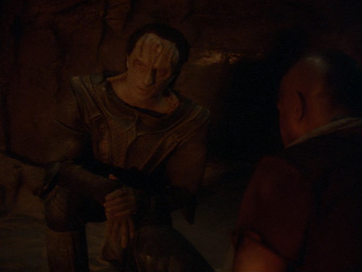 extant_StarTrek_DS9_6x11-Waltz_03237.jpg