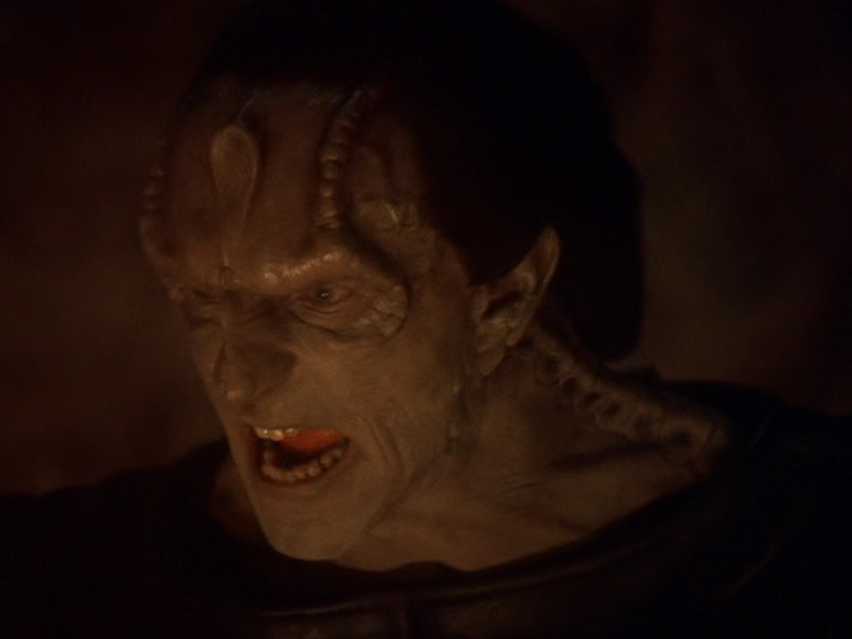 extant_StarTrek_DS9_6x11-Waltz_03270.jpg