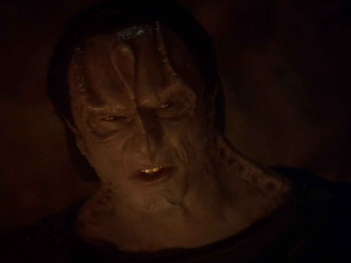extant_StarTrek_DS9_6x11-Waltz_03279.jpg