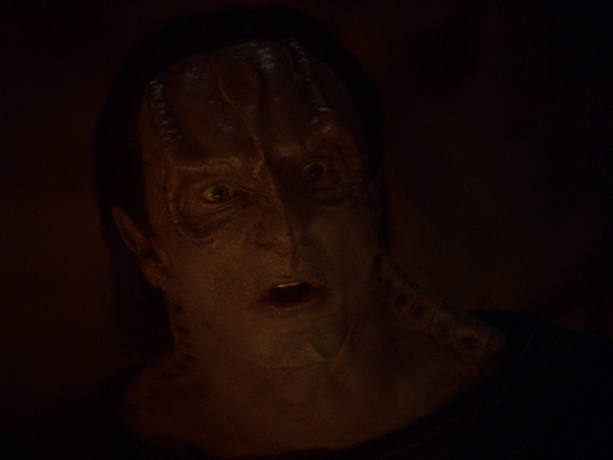 extant_StarTrek_DS9_6x11-Waltz_03284.jpg