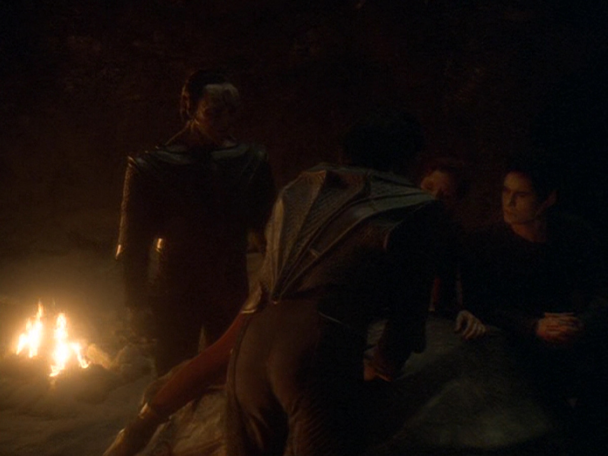 extant_StarTrek_DS9_6x11-Waltz_03304.jpg