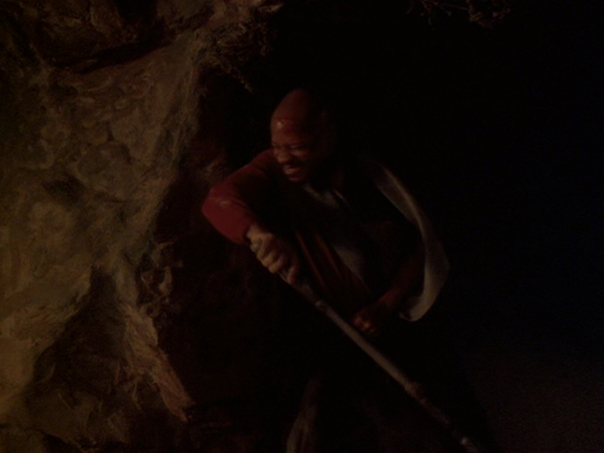 extant_StarTrek_DS9_6x11-Waltz_03363.jpg
