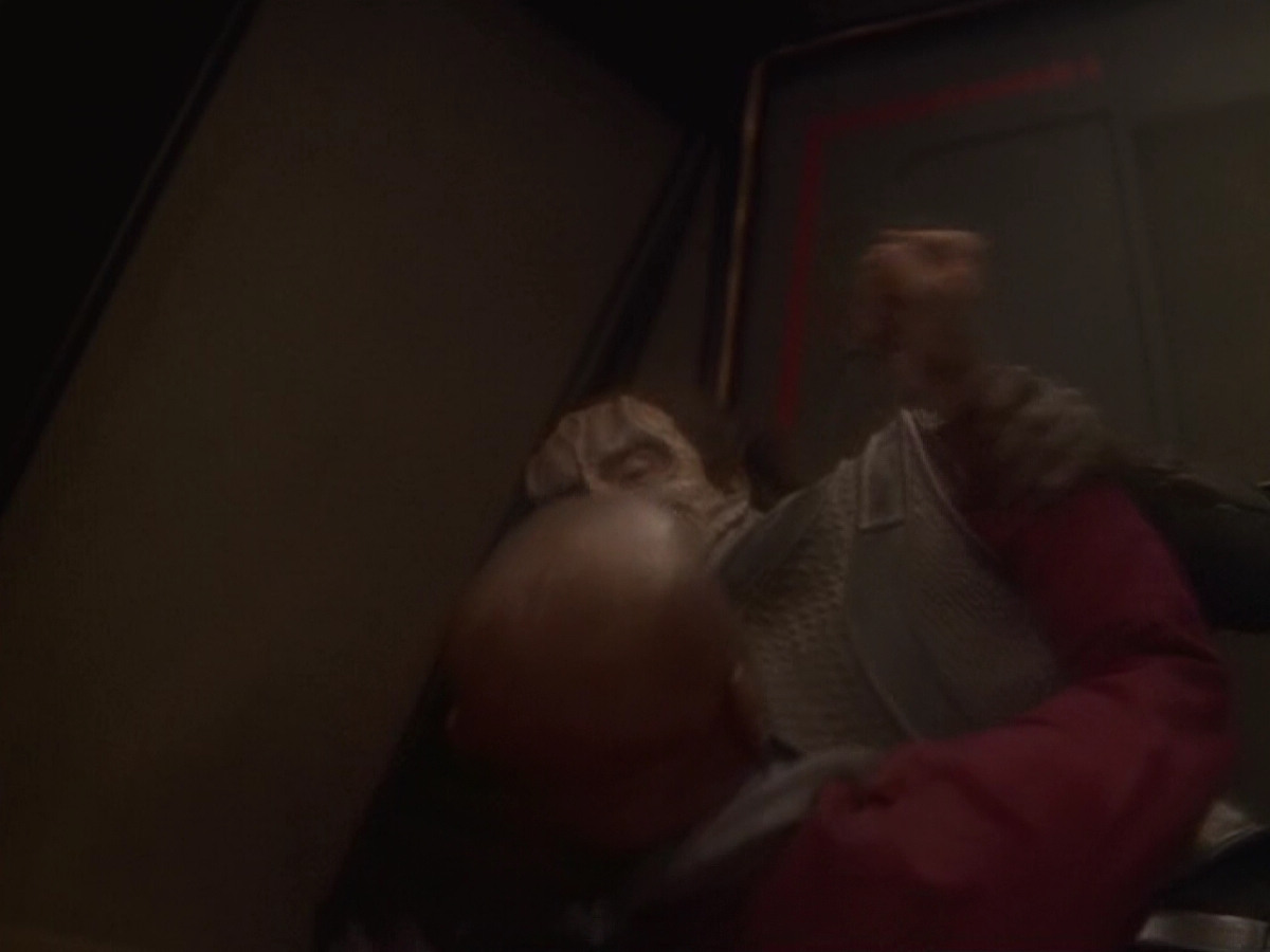 extant_StarTrek_DS9_6x11-Waltz_03435.jpg